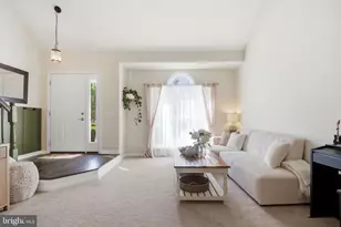 604 Longfellow Dr NE, Leesburg, VA 20176 - Photo 4