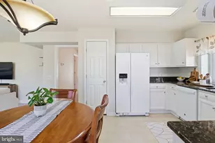 604 Longfellow Dr NE, Leesburg, VA 20176 - Photo 16