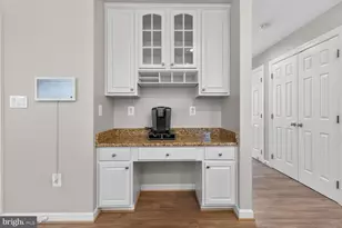 22817 Portico Pl, Brambleton, VA 20148 - Photo 16