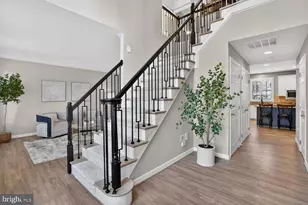 22817 Portico Pl, Brambleton, VA 20148 - Photo 6