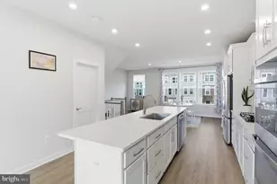 24173 Thurso Sq, Sterling, VA 20166 - Photo 12