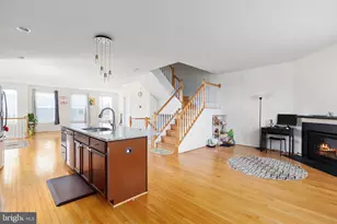 42304 Lancaster Woods Square, Chantilly, VA 20152 - Photo 12