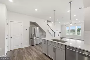 22528 Wilson View Ter, Ashburn, VA 20148 - Photo 6