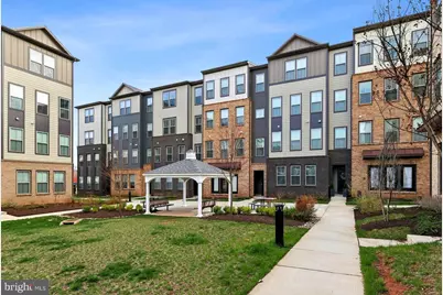 46007 Woodpecker Sq., Sterling, VA 20165 - Photo 2