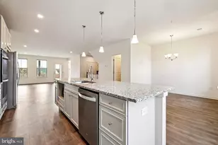 46007 Woodpecker Sq, Sterling, VA 20165 - Photo 6