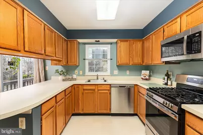 45591 Hutchens Square, Sterling, VA 20166 - Photo 8