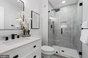 218 Penny Ln, Sterling, VA 20164 - Photo 16