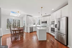 20338 Fishers Island Ct, Ashburn, VA 20147 - Photo 10