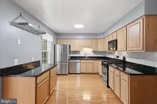 221 Beacon Dr, Sterling, VA 20164 - Photo 2