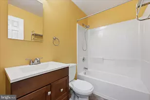 221 Beacon Dr, Sterling, VA 20164 - Photo 8