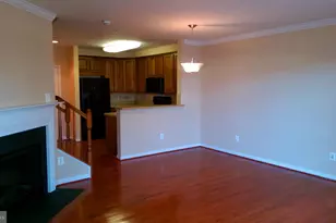 19263 Winmeade Dr, Leesburg, VA 20176 - Photo 2