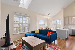 21191 McFadden Square, Sterling, VA 20165 - Photo 2