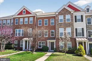 25484 Amber Gate Terrace, Chantilly, VA 20152 - Photo 2