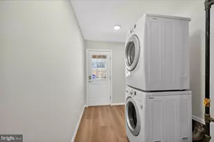 25484 Amber Gate Terrace, Chantilly, VA 20152 - Photo 6