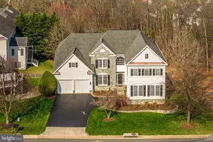 21379 Fairhunt Dr, Ashburn, VA 20148 - Photo 2