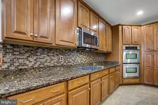 25283 Connor Ct, Aldie, VA 20105 - Photo 14