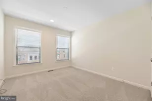 42409 Dogwood Square, Sterling, VA 20166 - Photo 30