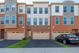 42409 Dogwood Square, Sterling, VA 20166 - Photo 2