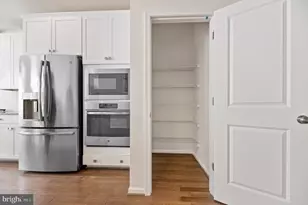 42409 Dogwood Square, Sterling, VA 20166 - Photo 18