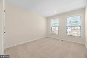 42409 Dogwood Square, Sterling, VA 20166 - Photo 32