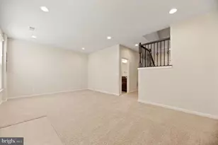 42409 Dogwood Square, Sterling, VA 20166 - Photo 10