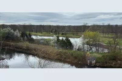 19400 Lansdowne Woods Boulevard #101, Leesburg, VA 20176 - Photo 2