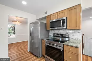 10217 McKean Ct, Great Falls, VA 22066 - Photo 14