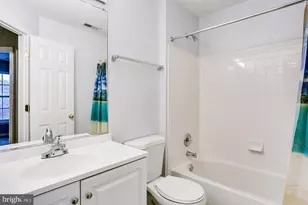 25242 Dunvegan Square, Chantilly, VA 20152 - Photo 24
