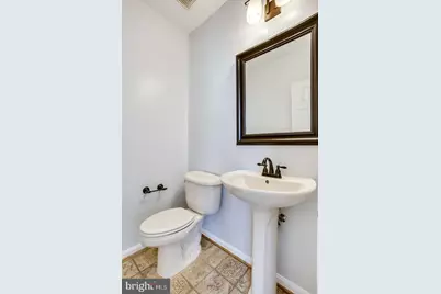 25242 Dunvegan Square, Chantilly, VA 20152 - Photo 8