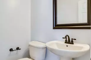 25242 Dunvegan Square, Chantilly, VA 20152 - Photo 8