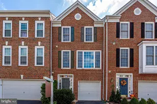 25242 Dunvegan Square, Chantilly, VA 20152 - Photo 1