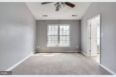 25242 Dunvegan Square, Chantilly, VA 20152 - Photo 16