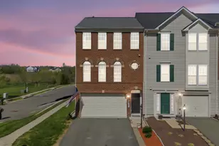 25409 Lisa Terrace, Aldie, VA 20105 - Photo 2