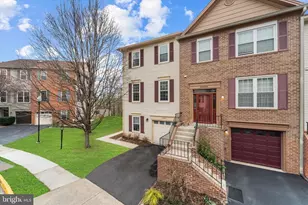 44082 Gala Cir, Ashburn, VA 20147 - Photo 2