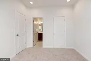 42482 Dogwood Glen Square, Sterling, VA 20166 - Photo 4