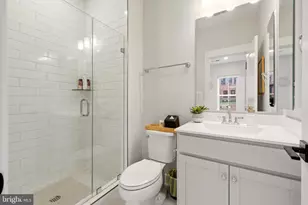 22810 Tawny Pne Sq, Ashburn, VA 20148 - Photo 8