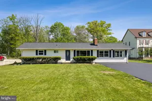 45448 Mallard St, Sterling, VA 20165 - Photo 2