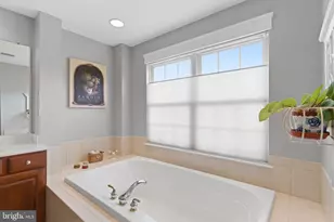 25758 S Village Dr, Chantilly, VA 20152 - Photo 32