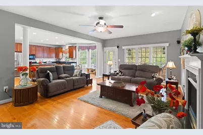 25758 S Village Drive, Chantilly, VA 20152 - Photo 18
