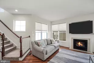 42464 Regal Wood Dr, Brambleton, VA 20148 - Photo 2