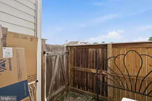 118 Westwick Ct, Sterling, VA 20165 - Photo 4