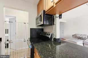 118 Westwick Ct, Sterling, VA 20165 - Photo 8