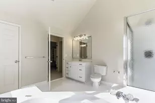 43694 Frost Ct, Ashburn, VA 20147 - Photo 38