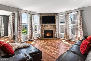 42308 Guildhall Dr, Ashburn, VA 20148 - Photo 4