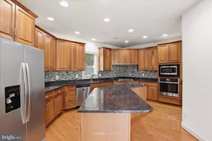 23059 Bronstein Ln, Brambleton, VA 20148 - Photo 24