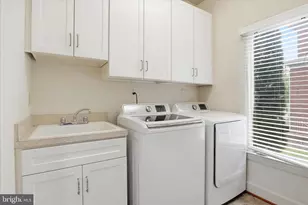 23059 Bronstein Ln, Brambleton, VA 20148 - Photo 30