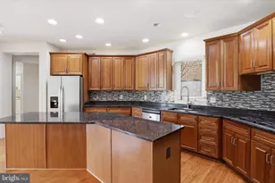 23059 Bronstein Ln, Brambleton, VA 20148 - Photo 26