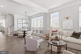 42787 Chatelain Cir, Brambleton, VA 20148 - Photo 6