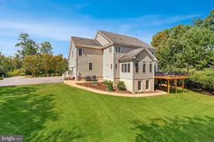 15806 Waterford Creek Cir, Hamilton, VA 20158 - Photo 80