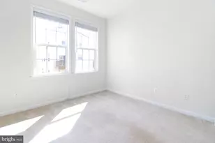 24620 Byrne Meadow Square, Aldie, VA 20105 - Photo 18